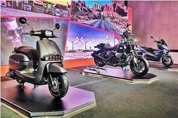 Keeway unveils K-Light 250V, Vieste 300 and Sixties 300i for Indian market
